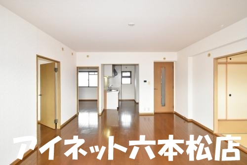 居室・リビング　広々としたリビングです。