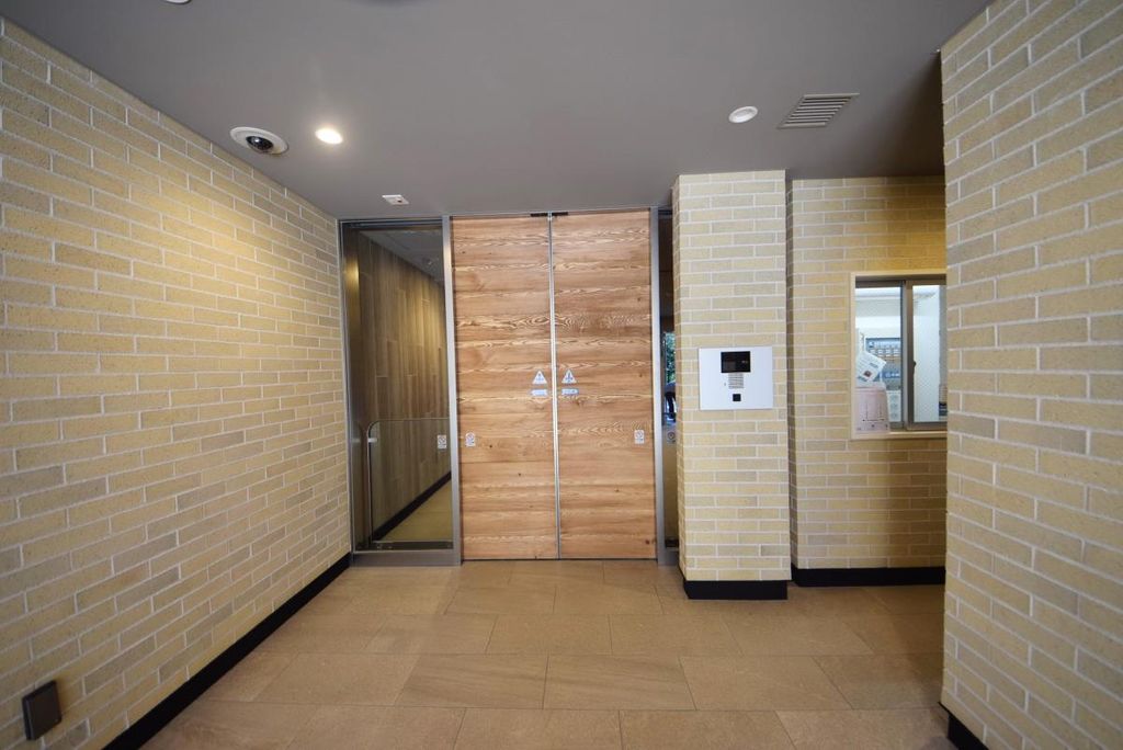 エントランス　エントランス