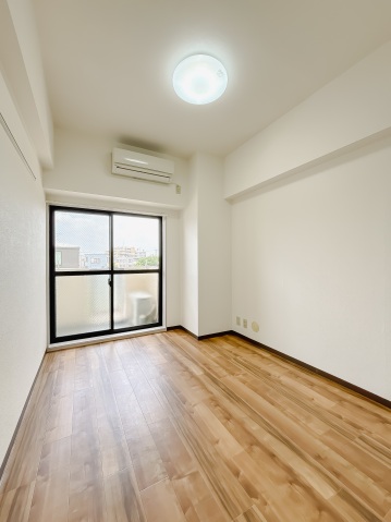 居室・リビング　反転タイプ参考写真