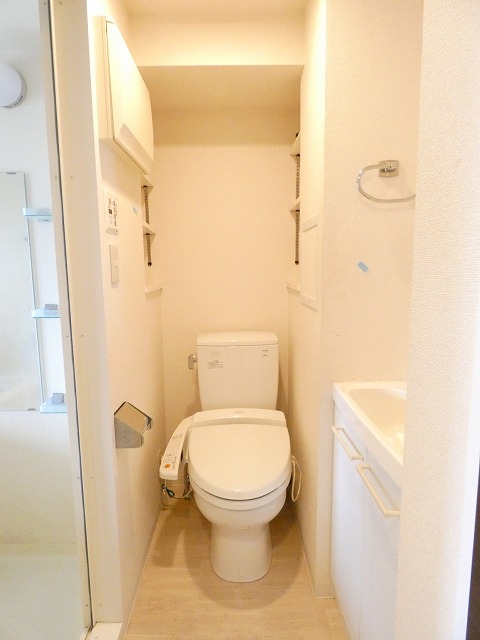 トイレ　※別部屋の参考写真です。