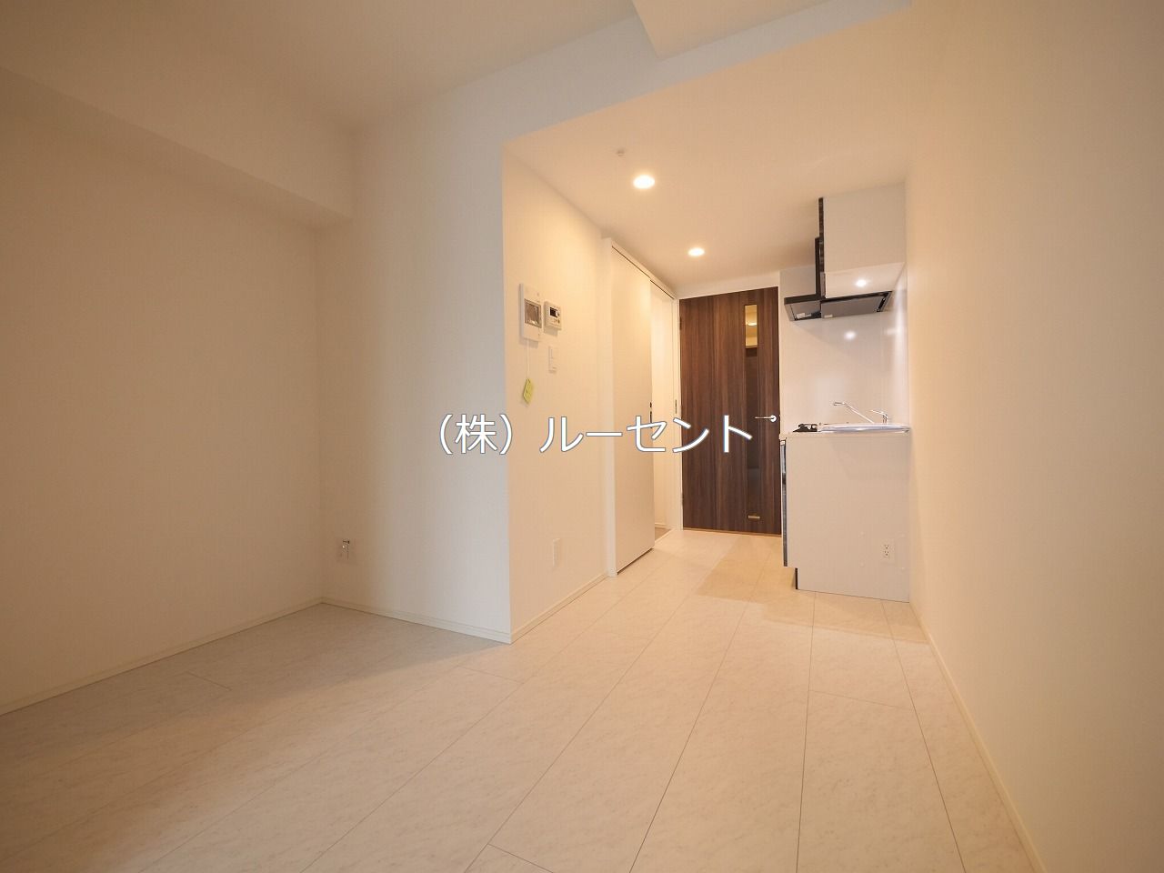 居室・リビング　同建物内別室