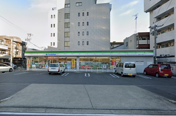 コンビニ　ファミリーマート（コンビニ）まで160m