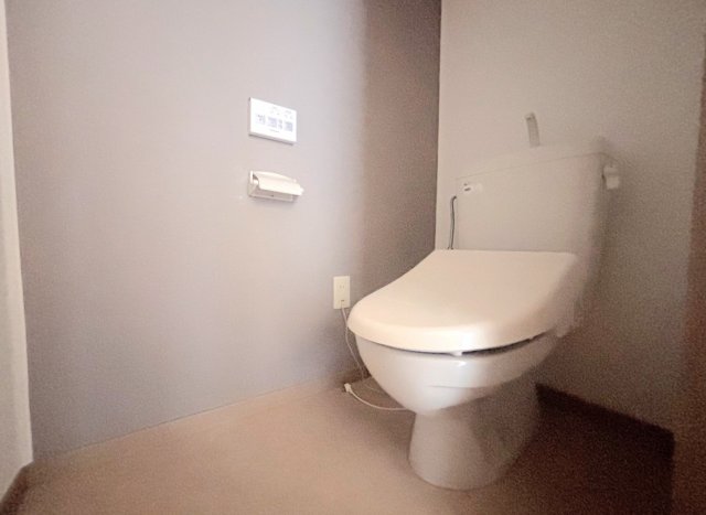 トイレ　ウォシュレット付きトイレです。