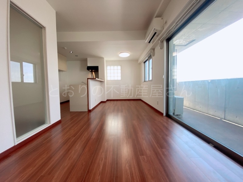 居室・リビング　リビング