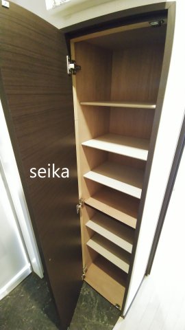 玄関　※参考写真、現況優先