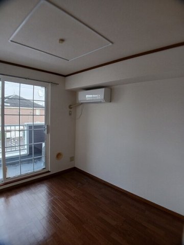 居室・リビング　ゆったり過ごせる居間です