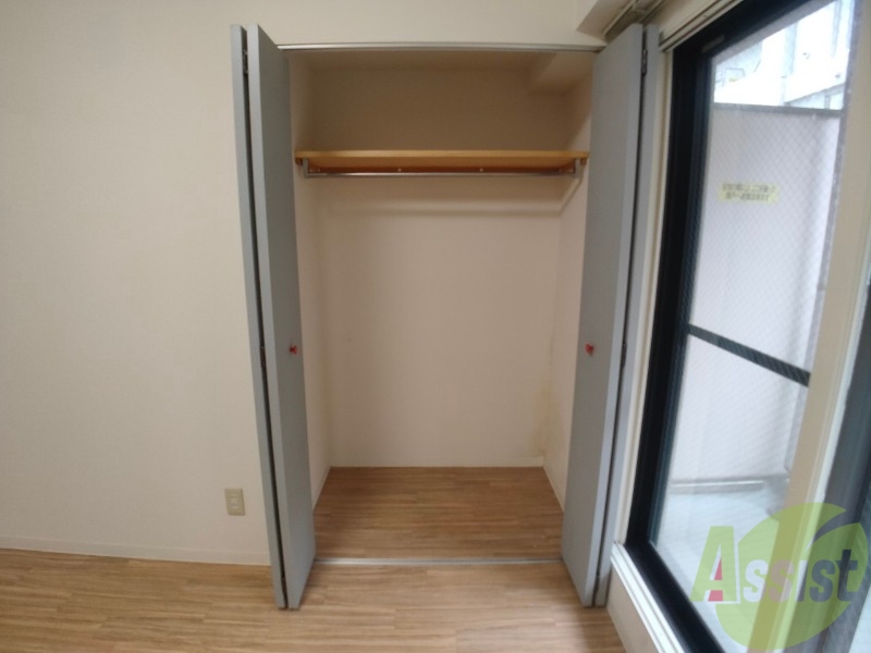 収納　クローゼットは奥行きもあり、荷物が多い方でも安心です。