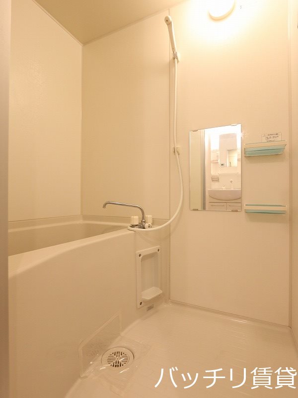 バス・シャワールーム　別号室の画像。現況を優先します。