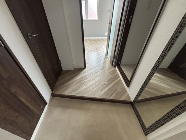 玄関　※同施工会社のイメージ写真※
