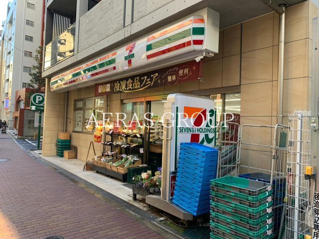 コンビニ　セブン-イレブン 三軒茶屋世田谷通り店（コンビニ）まで131m