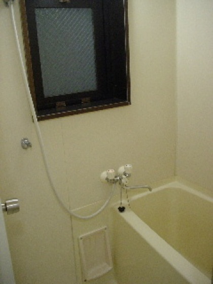 バス・シャワールーム　※別部屋の写真です
