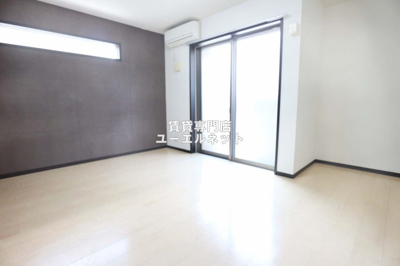 居室・リビング　ゆったりとくつろげる、落ち着きのある居室空間です