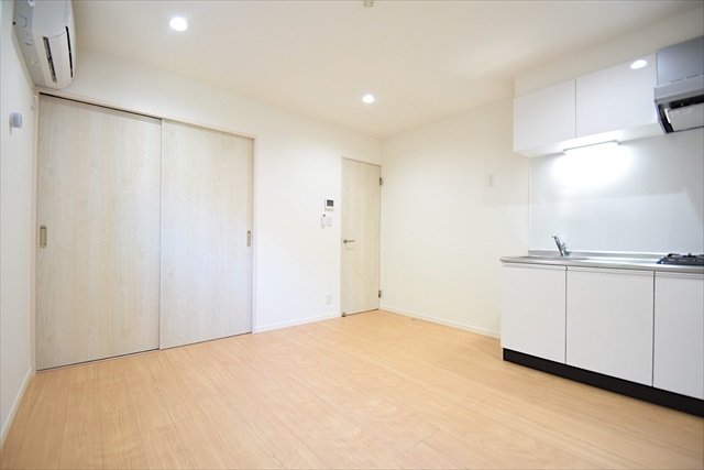 居室・リビング　別部屋参考写真となります