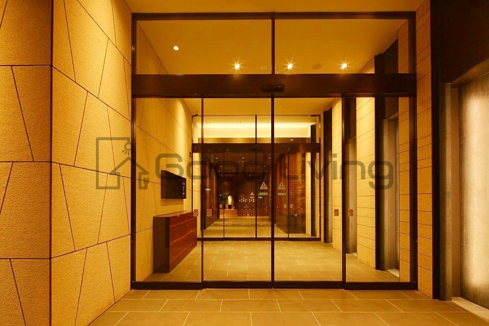 エントランス　オートロック付きで不審者シャットアウト