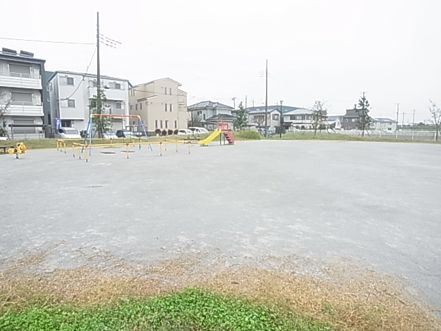 公園　伊勢野やすらぎ公園（公園）まで735m