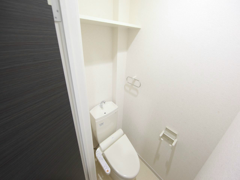 トイレ　温水洗浄暖房便座付トイレ