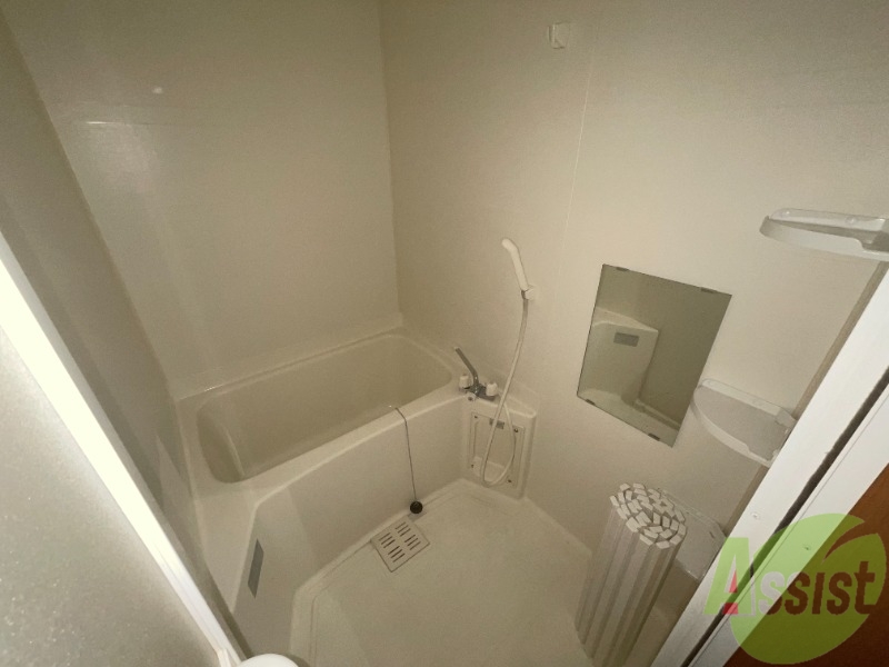 バス・シャワールーム　こちらはお風呂です。ゆったりとくつろげそうです。