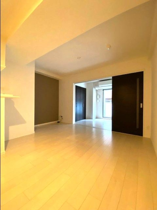 居室・リビング　同マンション別部屋：参考写真