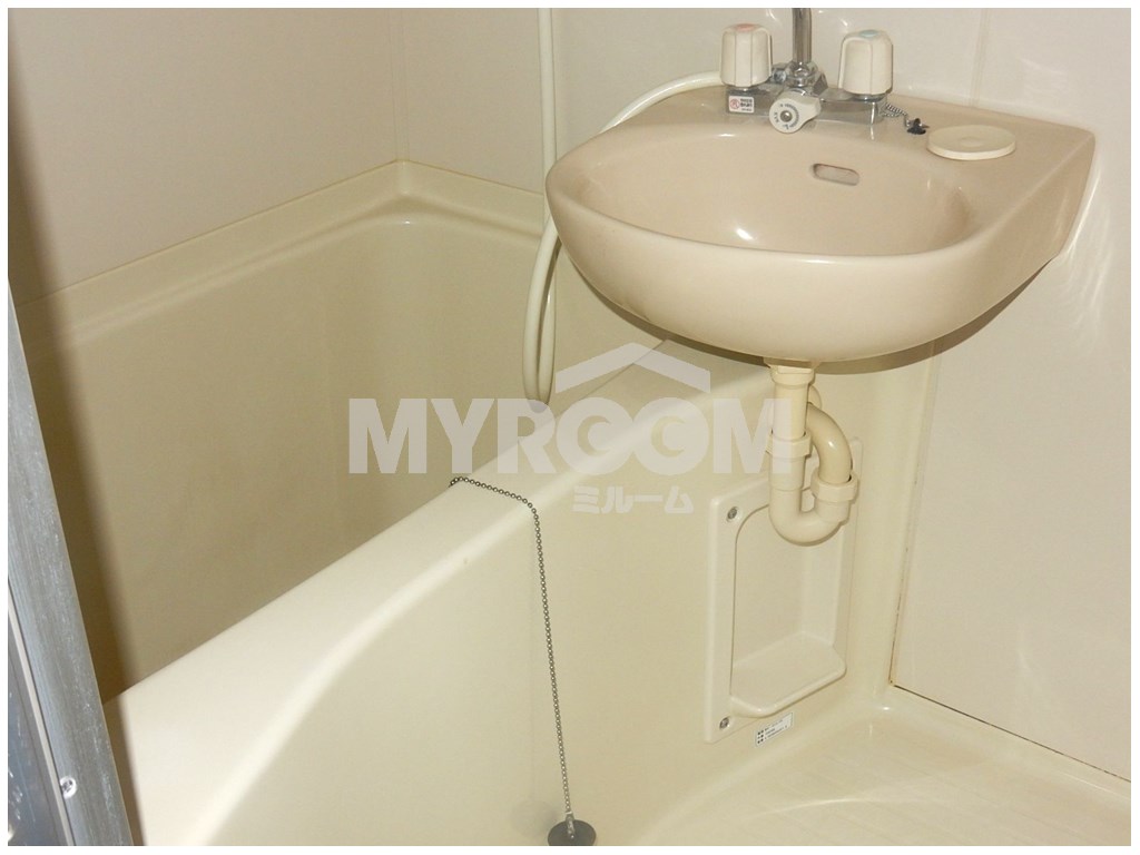 バス・シャワールーム　人気のバストイレ別♪