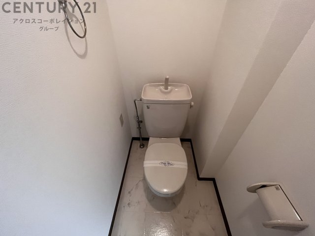 トイレ　掃除のしやすいシンプルなトイレです♪