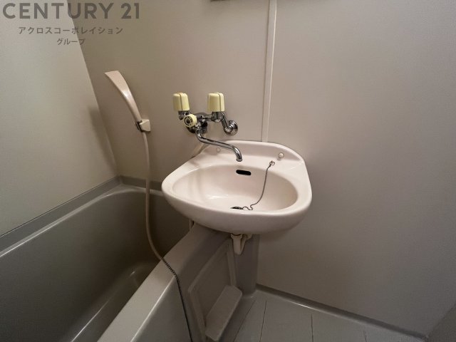 洗面設備　浴室内に洗面台あり♪