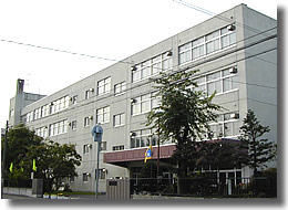 小学校　東園小学校（小学校）まで440m
