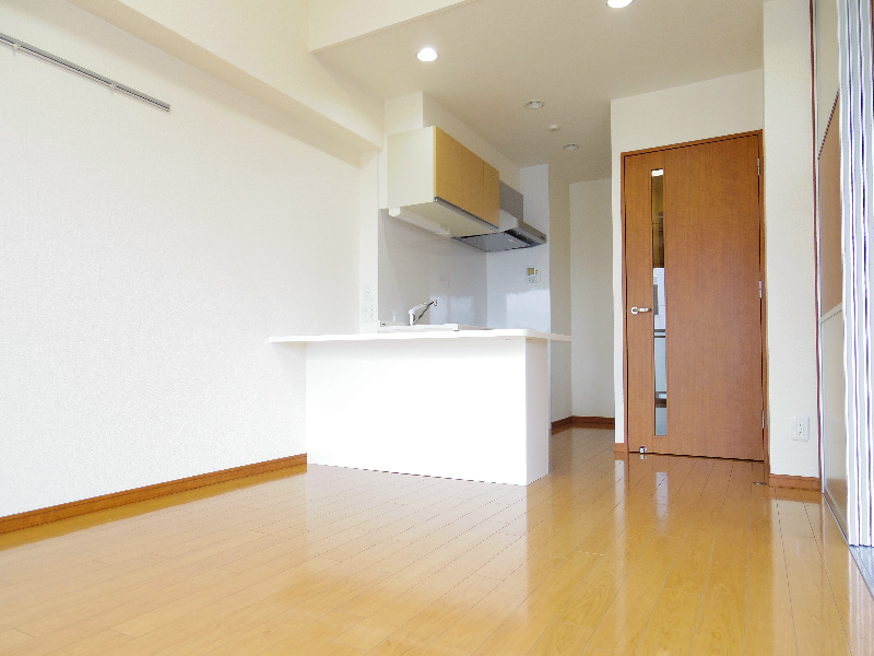 居室・リビング　リビングにもエアコン・収納付