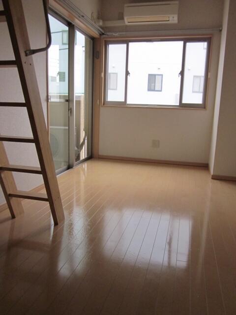 居室・リビング　?