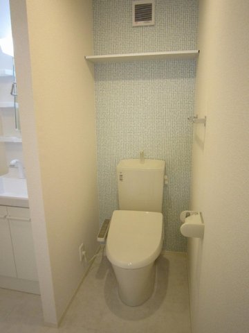 トイレ　温水洗浄暖房便座