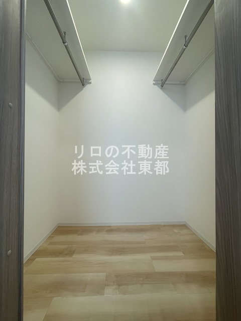 収納　奥行のあるウォークインクローゼットならお荷物多い方でも安心☆