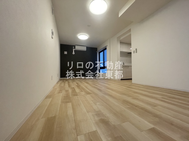 居室・リビング　広いリビングでゆったりくつろげる憩いの空間♪