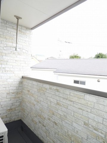 バルコニー　暖かな日差しのふりそそぐバルコニー