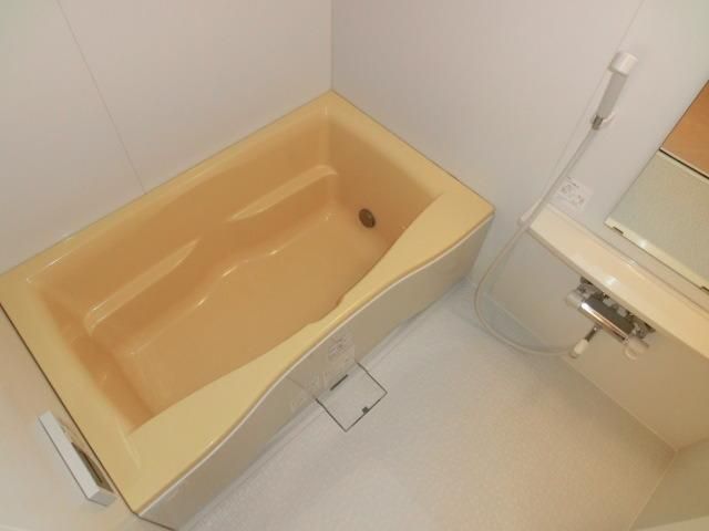 バス・シャワールーム　追い焚き付きバスルーム