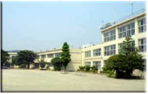 小学校　福生市立福生第四小学校（小学校）まで189m