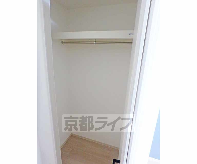 収納　天井高で大容量のクローゼットです。