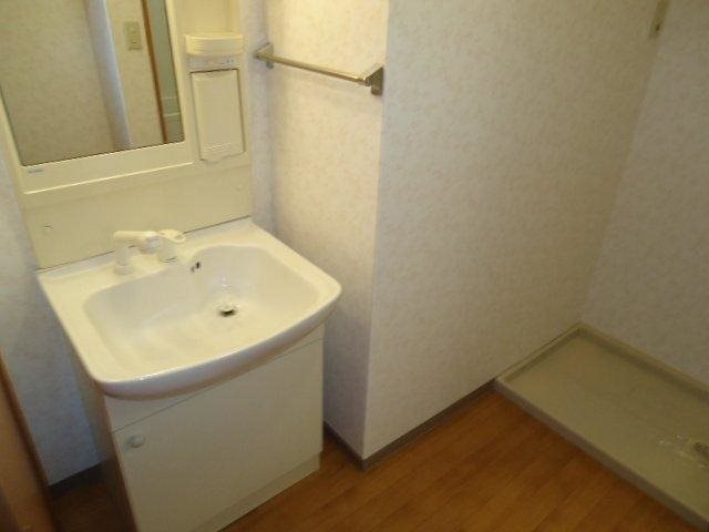 洗面設備　※別号室の写真です。