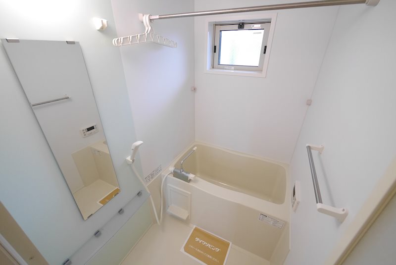 バス・シャワールーム　シャワー・追い焚き給湯