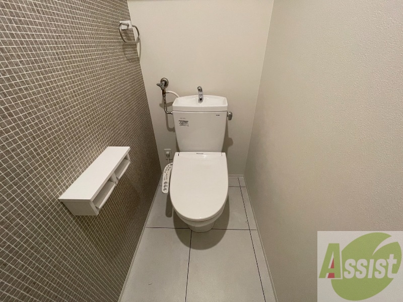 トイレ　ウォシュレット機能がついたトイレ。安心して使用できますね。