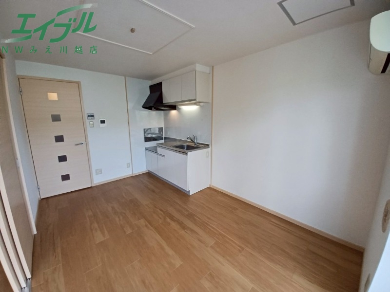 居室・リビング　同型反転タイプ画像