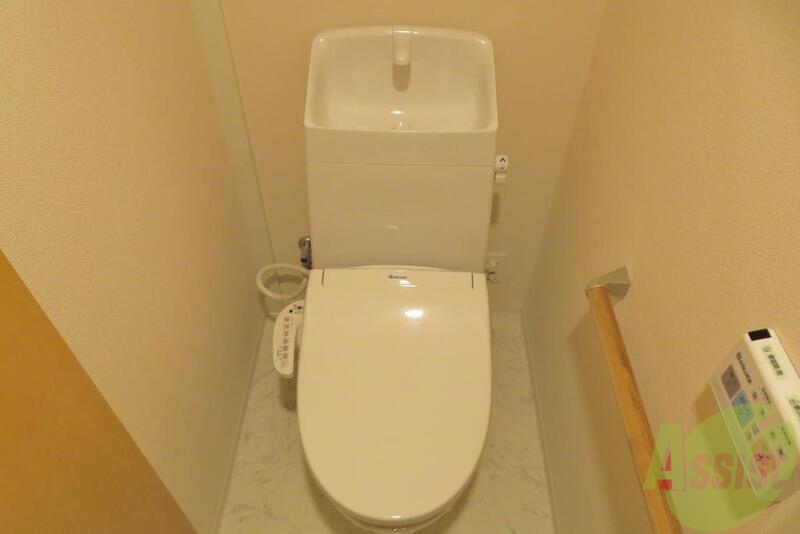 トイレ　トイレはウォッシュレット機能付きなので嬉しいですね。