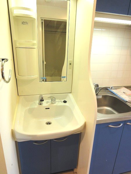 洗面設備　同マンション別部屋