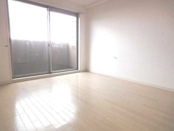 居室・リビング　同マンション別部屋