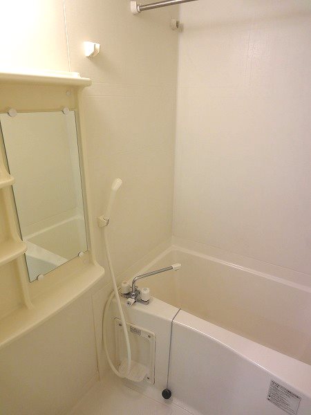 バス・シャワールーム　同マンション別部屋