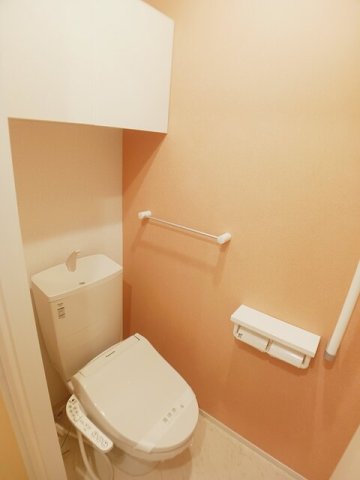 トイレ　落ち着いたトイレです