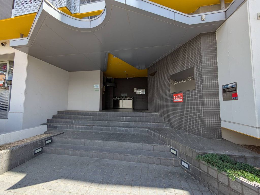 エントランス　エントランス