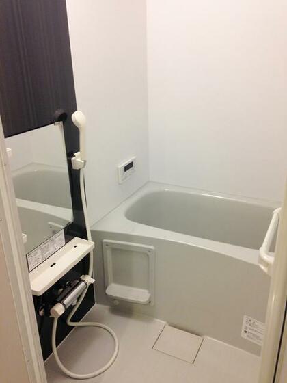 バス・シャワールーム　※別号室の写真のため現況と少し異なります