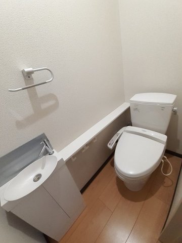 トイレ　落ち着いたトイレです