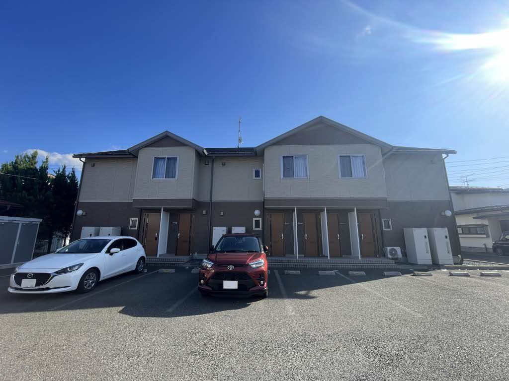 建物外観　駐車場