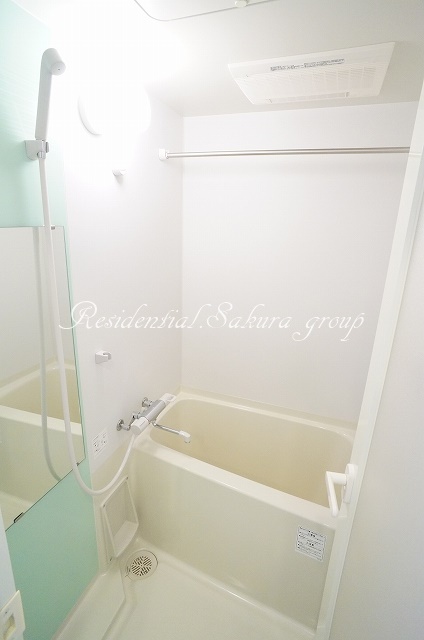 バス・シャワールーム　雨の日でも安心の浴室乾燥機付きです♪