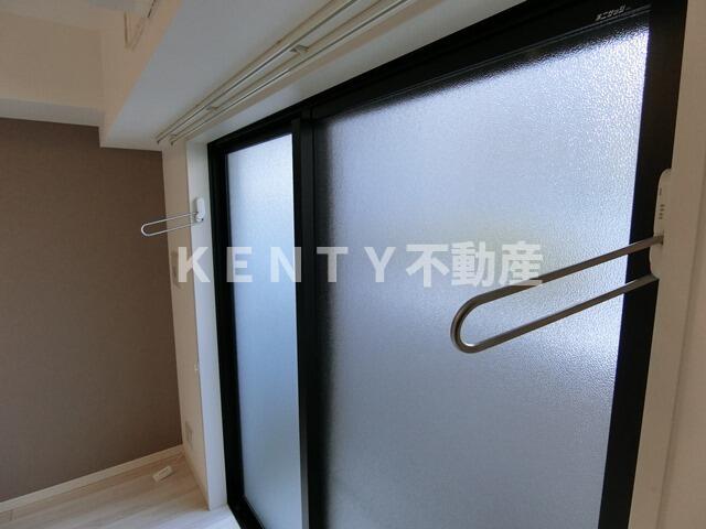 その他　明るい色調の室内です